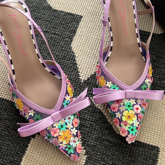 Betsey Johnson Purple Floral Appliqué Slingback Kitten Heels - Picture 4 of 8